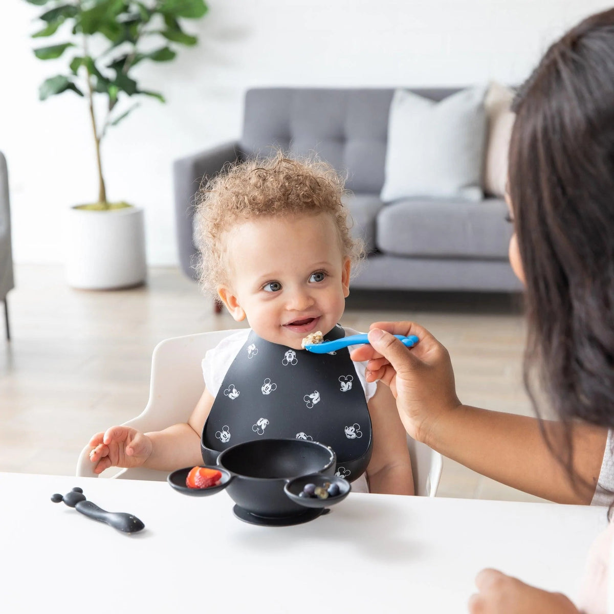 Bumkins Smart Buy | Mickey Mouse Black and White Silicone Bib +Catch-All Pocket