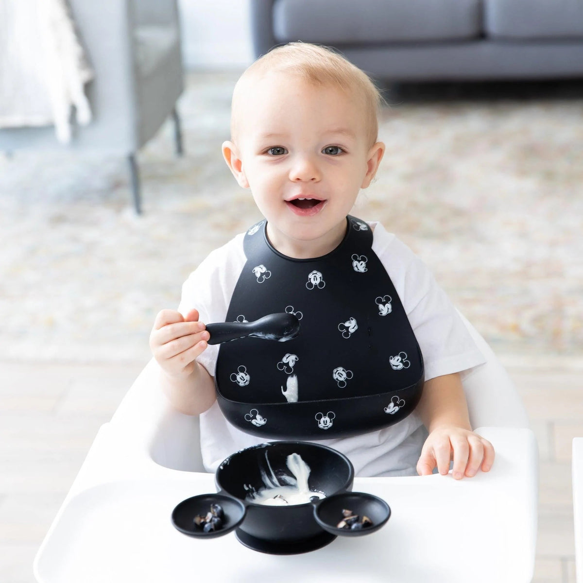 Bumkins Smart Buy | Mickey Mouse Black and White Silicone Bib +Catch-All Pocket
