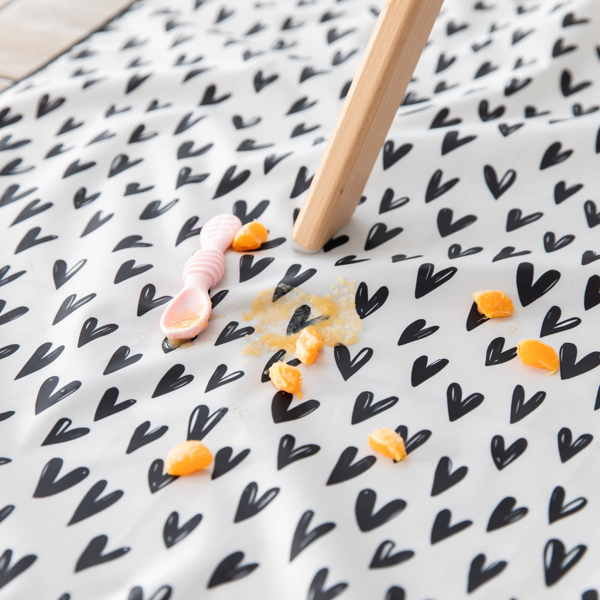 Bumkins Popular | Heart Splat Mat For Tables + Under Highchairs