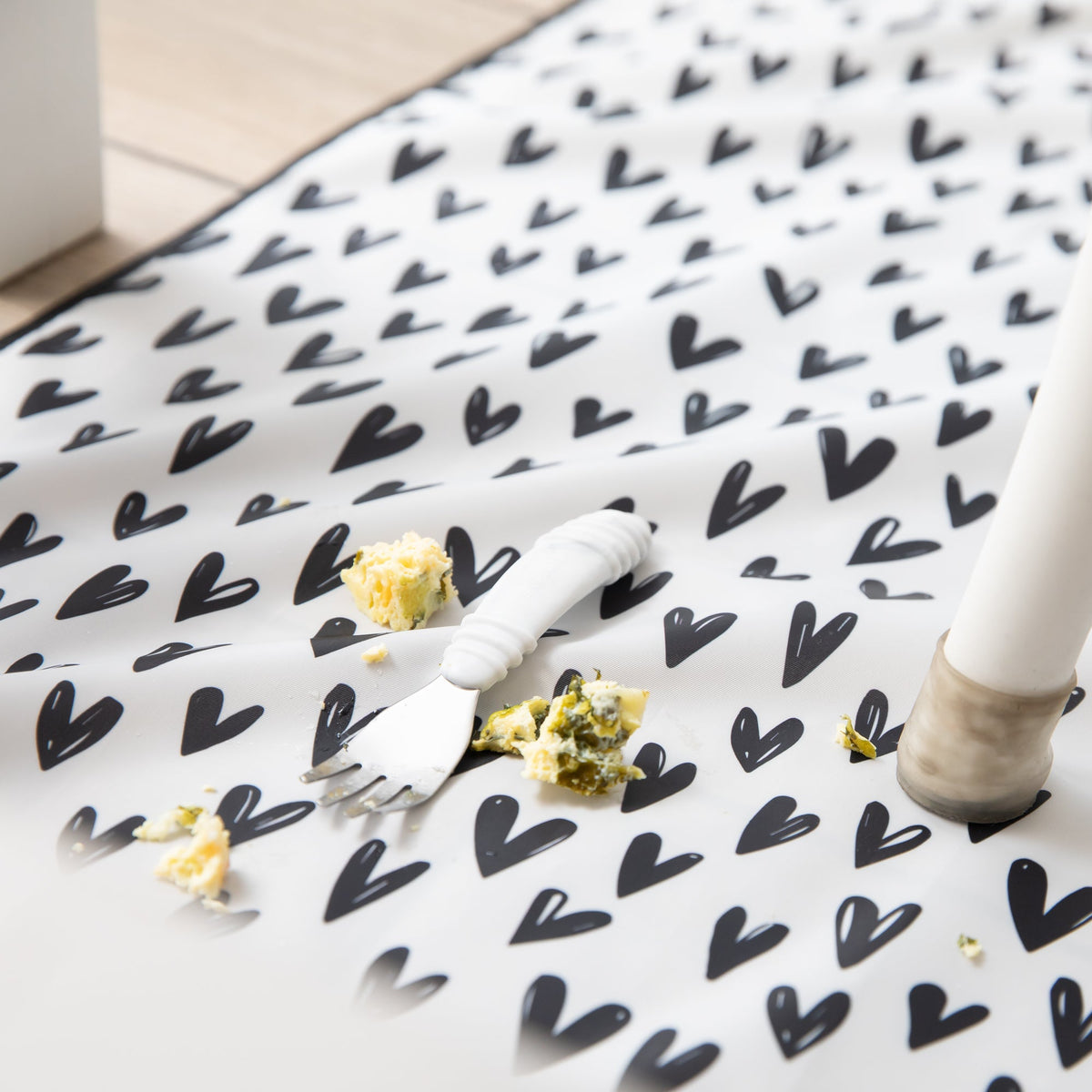 Bumkins Popular | Heart Splat Mat For Tables + Under Highchairs
