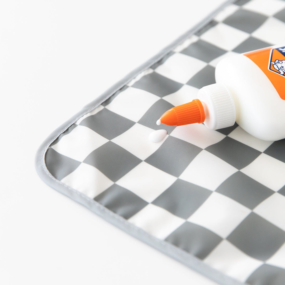 Bumkins Quality | Splat Mat: Charcoal Check