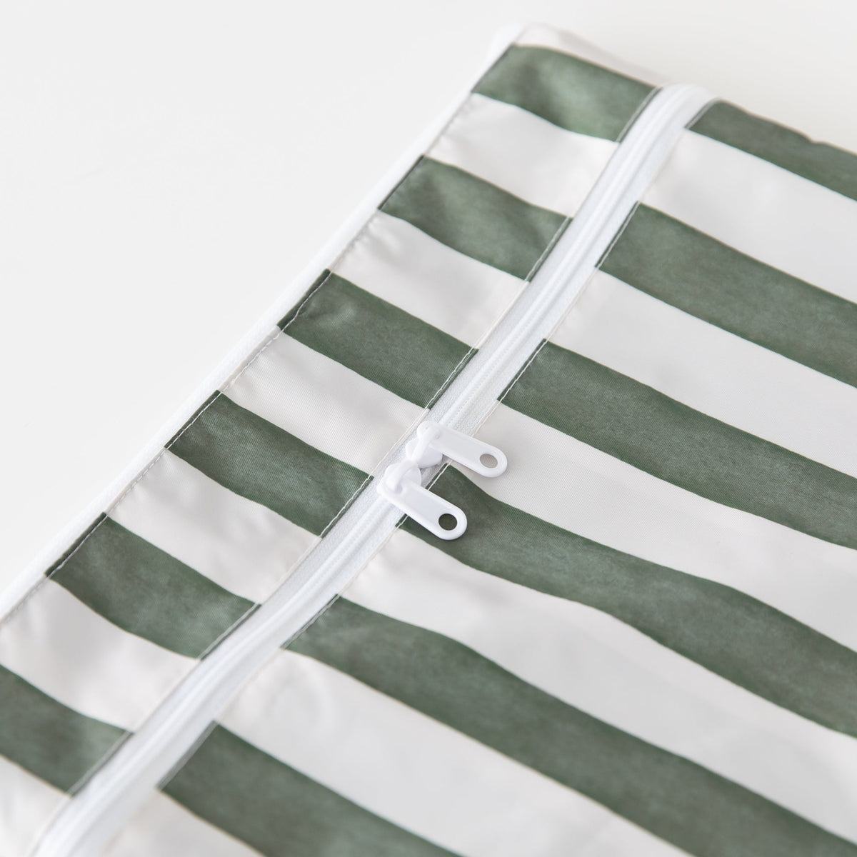 Bumkins Latest | Wet/Dry Clutch: Clubhouse Stripe