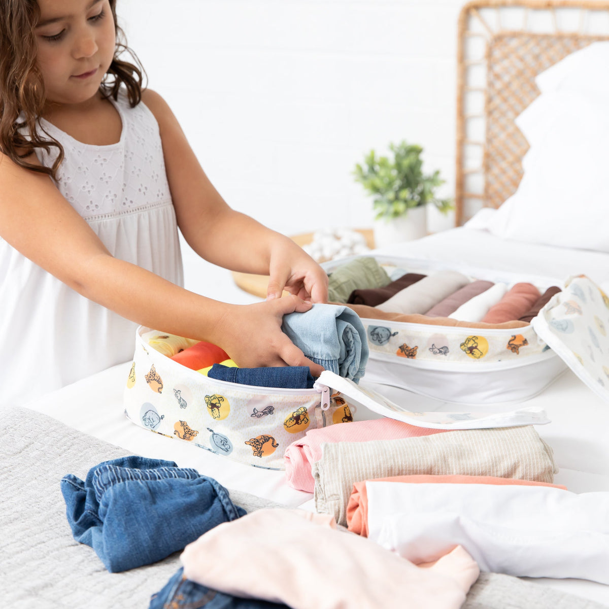 Bumkins Deals | Packing Cube 2 Pack: Winnie + Friends